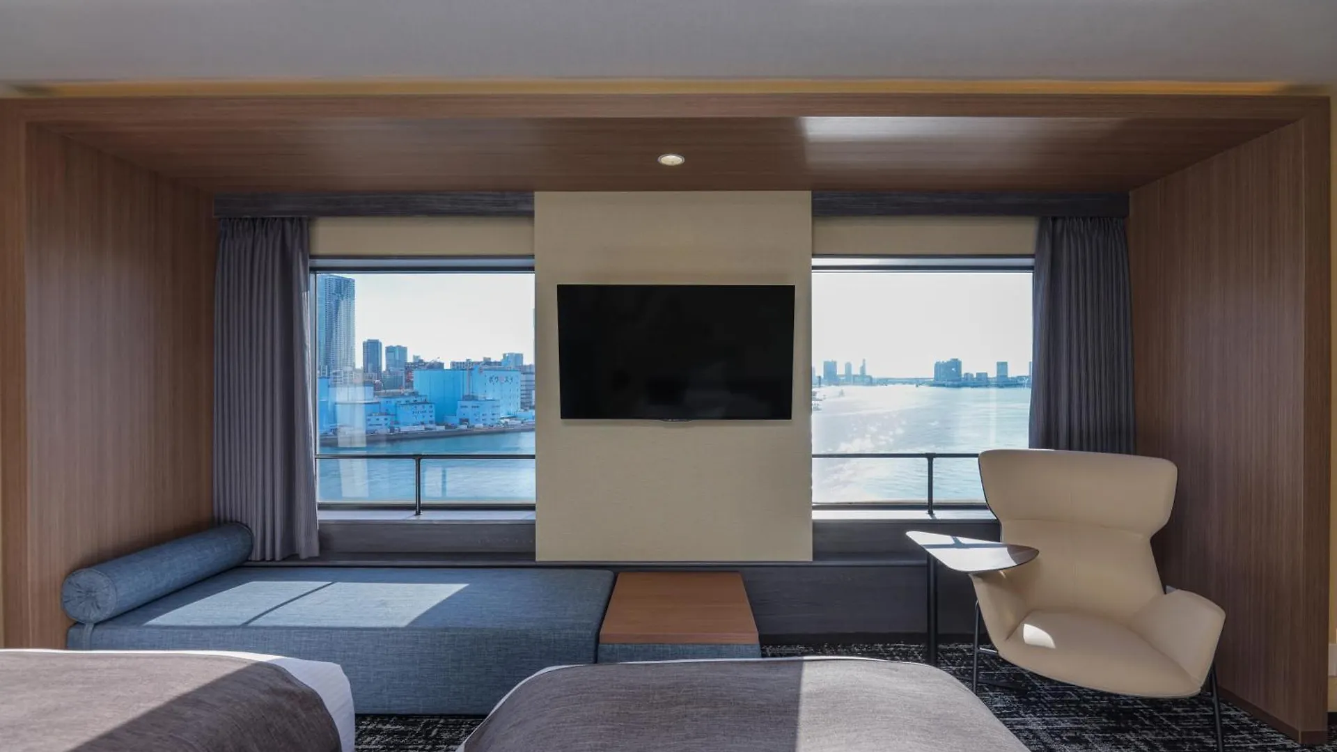 Bayside Hotel Azur Takeshiba Tokyo Japan