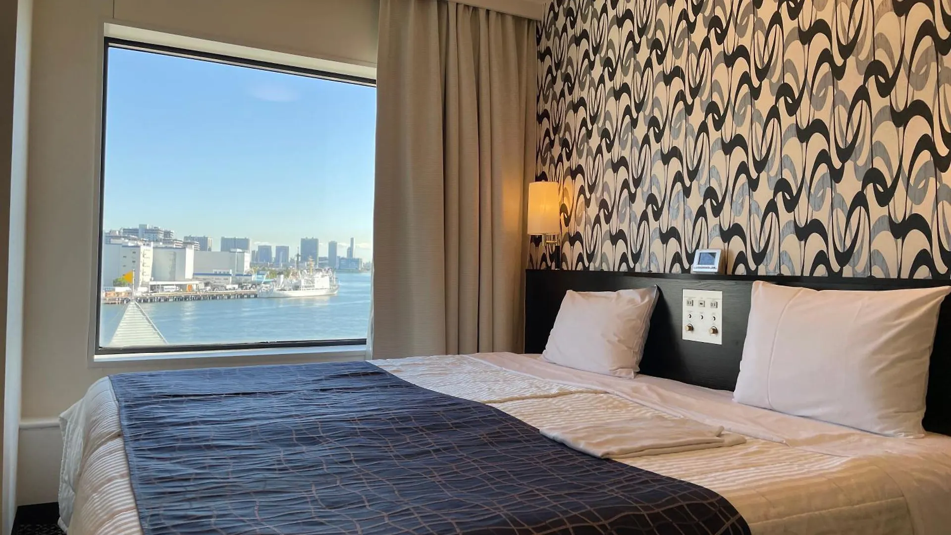 Bayside Hotel Azur Takeshiba Tokyo 4*,
